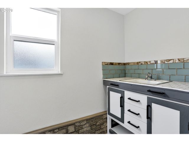 1207 Se 217TH Ave, Gresham, OR 97030