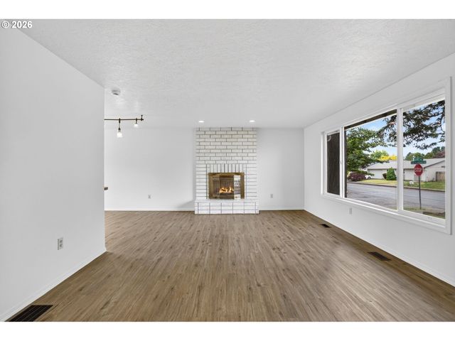 1207 Se 217TH Ave, Gresham, OR 97030