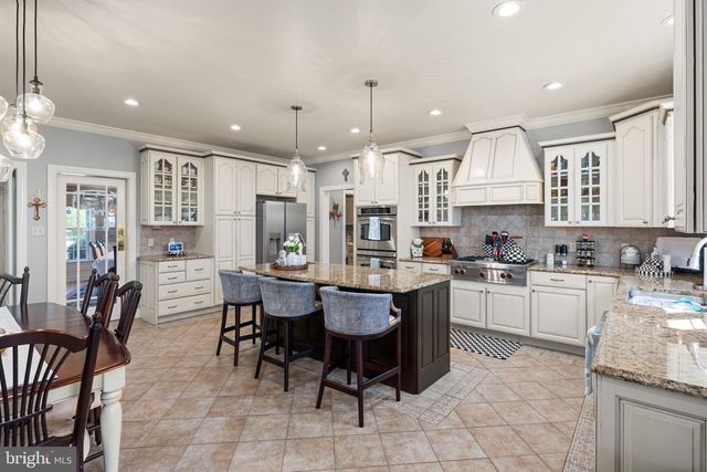 231 KRATZERVILLE RD, Winfield, PA 17889