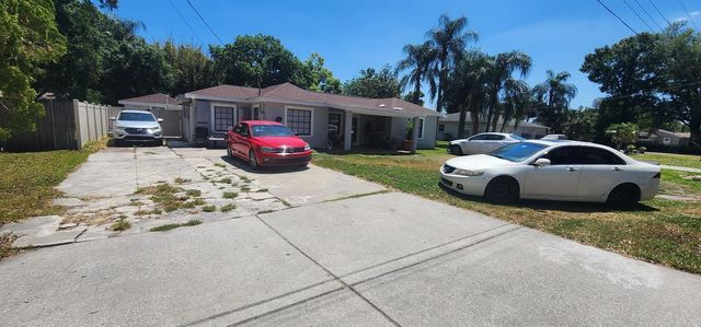 6809 N GUNLOCK AVENUE, Tampa, FL 33614