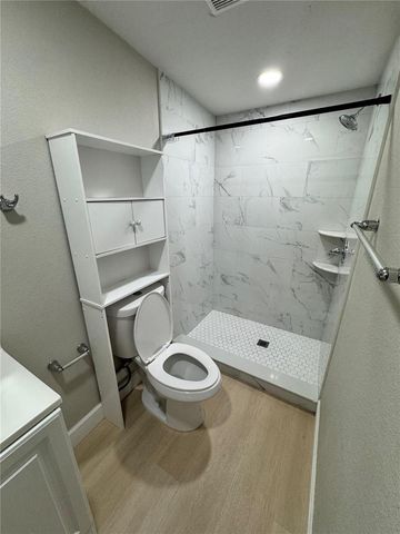 6809 N GUNLOCK AVENUE, Tampa, FL 33614