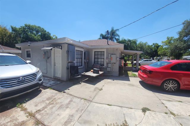6809 N GUNLOCK AVENUE, Tampa, FL 33614