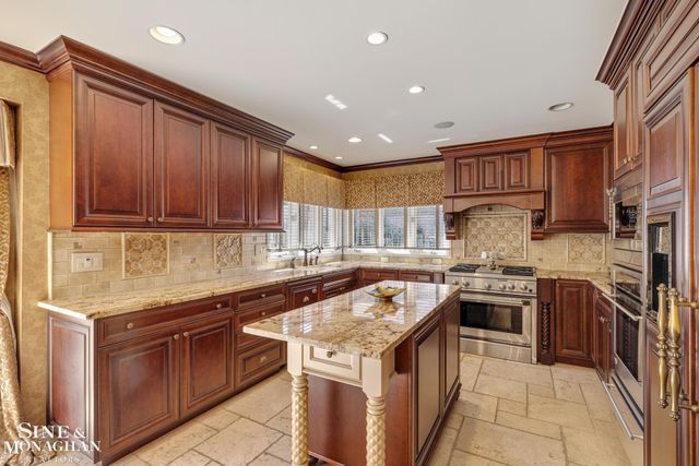 37500 Alpinia Lane, Clinton Township, MI 48036