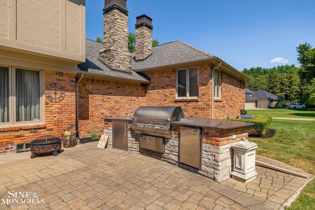 37500 Alpinia Lane, Clinton Township, MI 48036