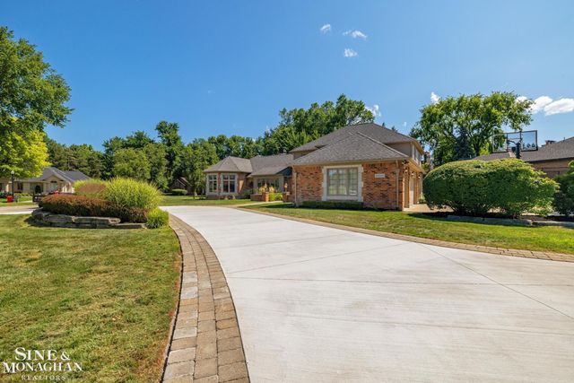 37500 Alpinia Lane, Clinton Township, MI 48036