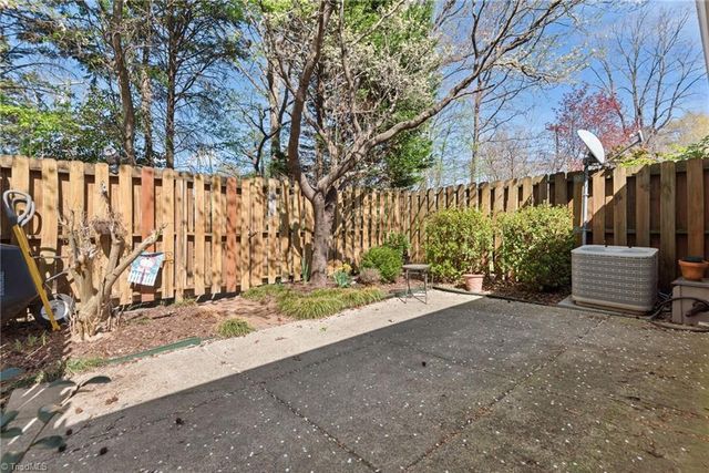 6 Brighton Place, Greensboro, NC 27410