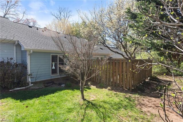 6 Brighton Place, Greensboro, NC 27410