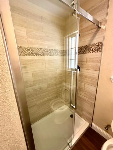 594 Parkwood Dr, Manteca, CA 95336