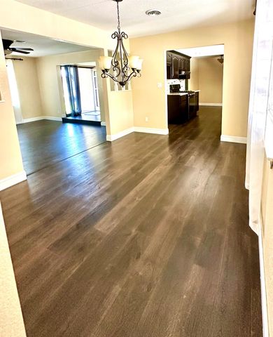 594 Parkwood Dr, Manteca, CA 95336