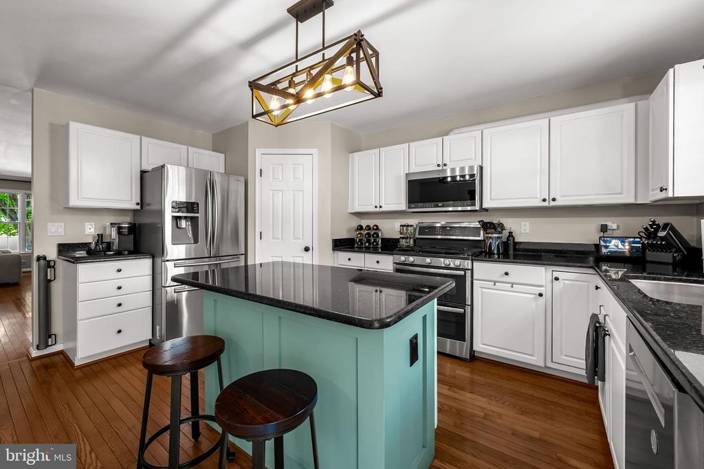 Image 11 of property listing at 940 HIDDEN MOSS DR, Cockeysville, MD 21030