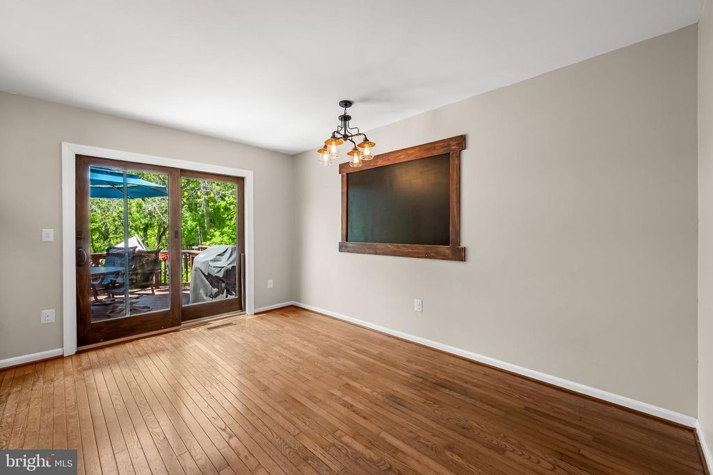 Image 13 of property listing at 940 HIDDEN MOSS DR, Cockeysville, MD 21030