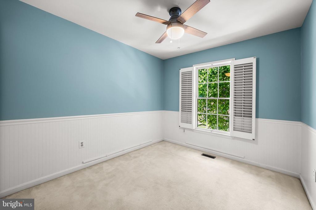 Image 16 of property listing at 940 HIDDEN MOSS DR, Cockeysville, MD 21030
