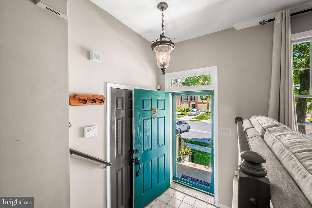 Image 2 of property listing at 940 HIDDEN MOSS DR, Cockeysville, MD 21030