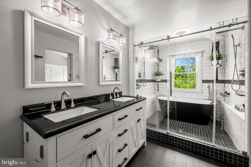 Image 21 of property listing at 940 HIDDEN MOSS DR, Cockeysville, MD 21030