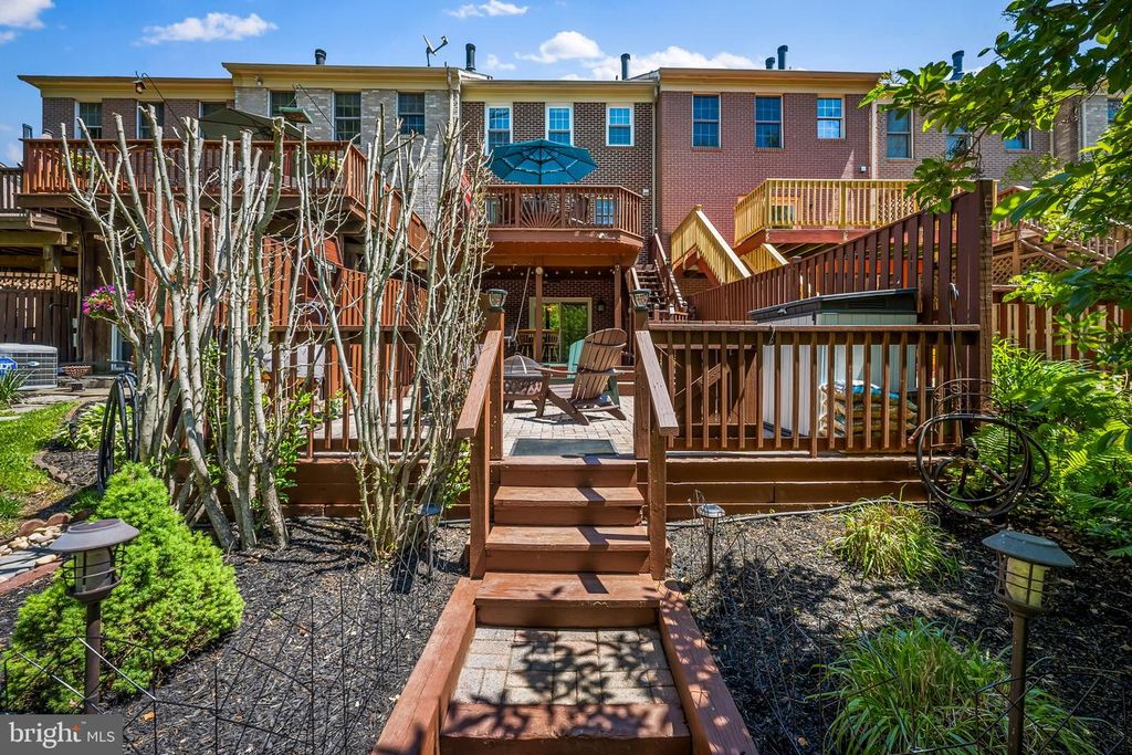 Image 28 of property listing at 940 HIDDEN MOSS DR, Cockeysville, MD 21030