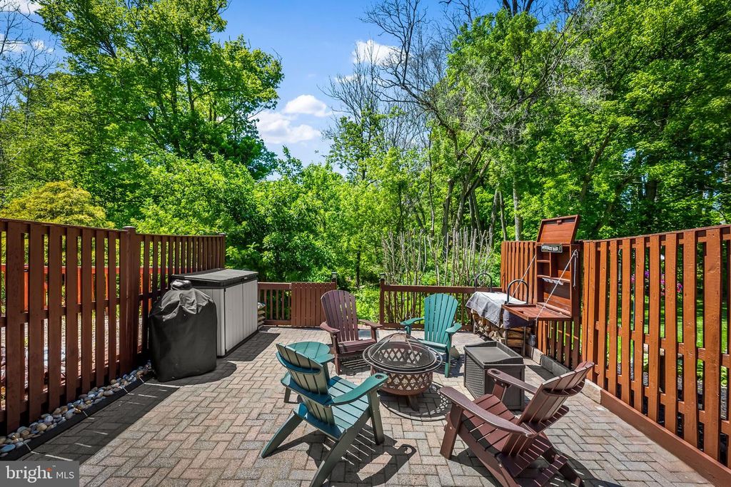 Image 31 of property listing at 940 HIDDEN MOSS DR, Cockeysville, MD 21030