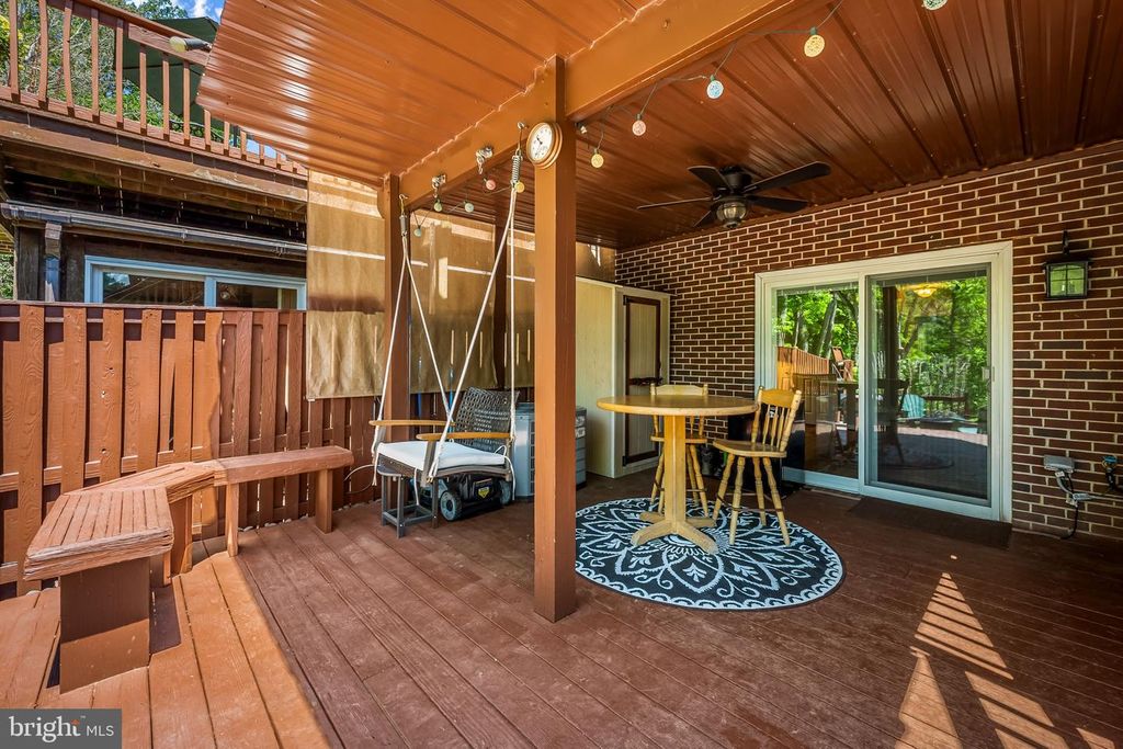 Image 32 of property listing at 940 HIDDEN MOSS DR, Cockeysville, MD 21030