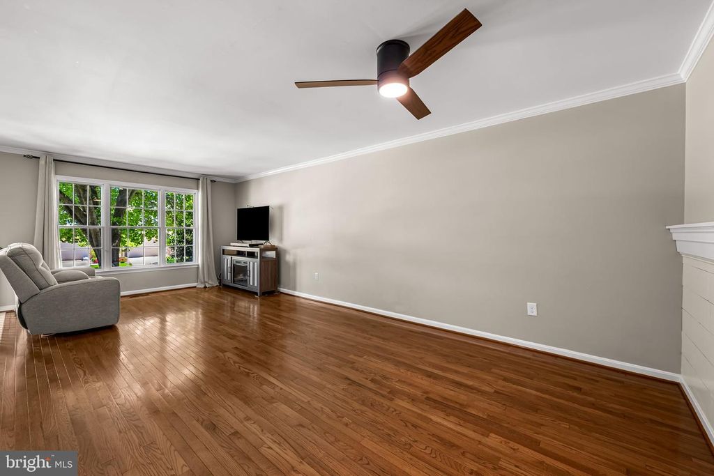 Image 4 of property listing at 940 HIDDEN MOSS DR, Cockeysville, MD 21030