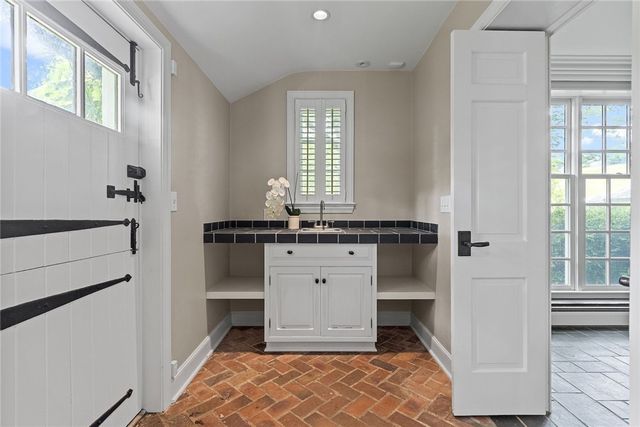 601 Backbone Road, Sewickley Heights, PA 15143