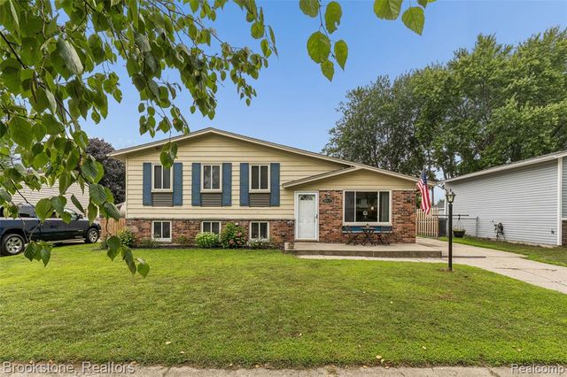 50577 Bower Drive, Chesterfield, MI 48047