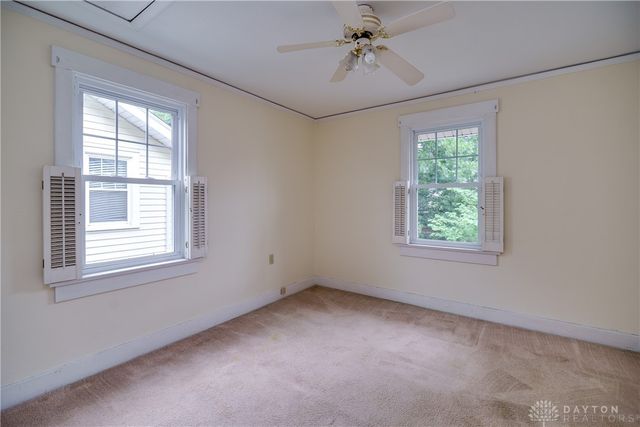 301 E Peach Orchard Avenue, Oakwood, OH 45419