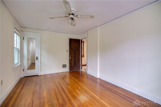 301 E Peach Orchard Avenue, Oakwood, OH 45419