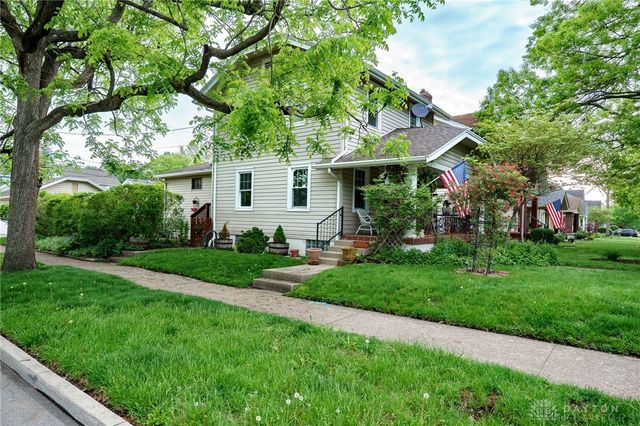 301 E Peach Orchard Avenue, Oakwood, OH 45419