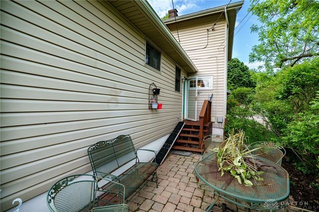 301 E Peach Orchard Avenue, Oakwood, OH 45419