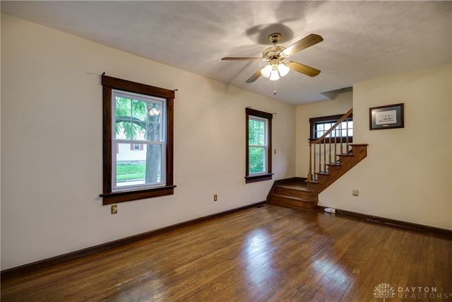 301 E Peach Orchard Avenue, Oakwood, OH 45419