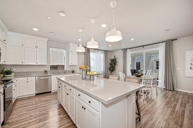 8229 Poppy Ridge Cir, Elk Grove, CA 95757