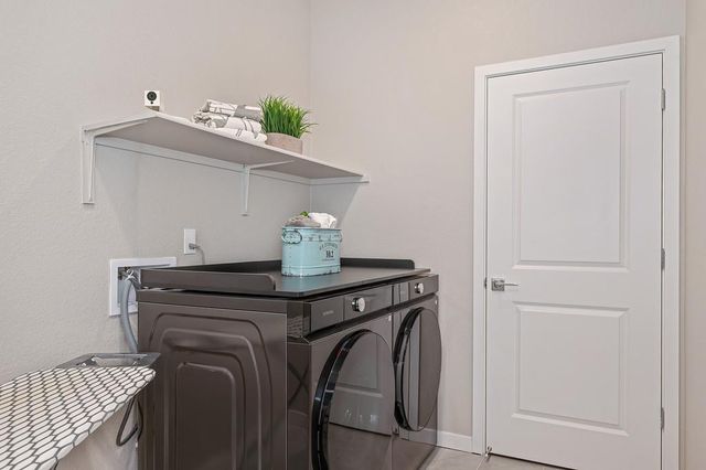 8229 Poppy Ridge Cir, Elk Grove, CA 95757