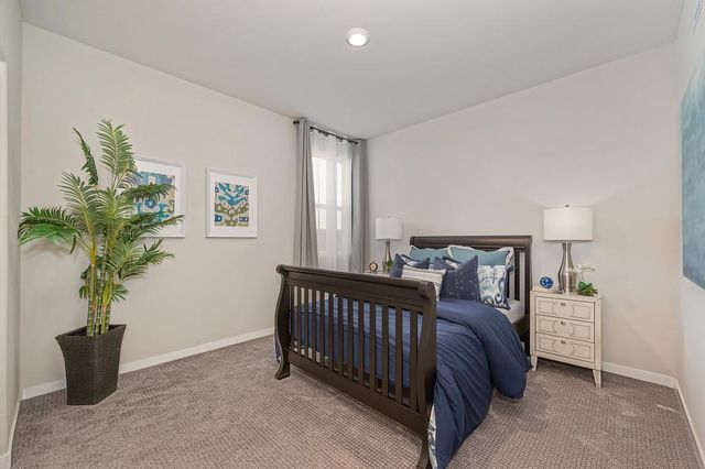 8229 Poppy Ridge Cir, Elk Grove, CA 95757