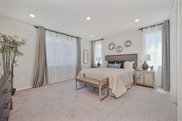 8229 Poppy Ridge Cir, Elk Grove, CA 95757
