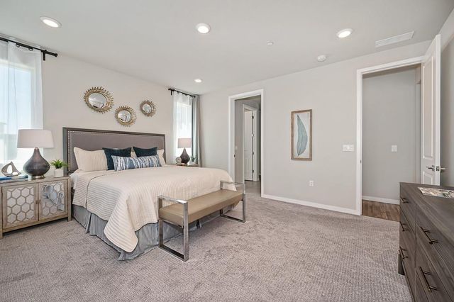 8229 Poppy Ridge Cir, Elk Grove, CA 95757
