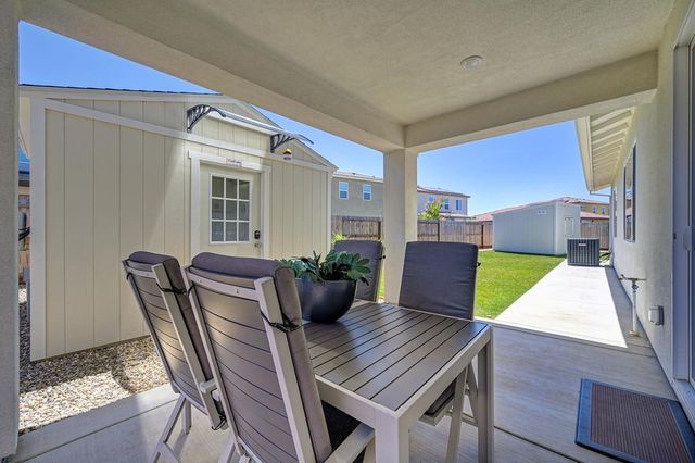 8229 Poppy Ridge Cir, Elk Grove, CA 95757