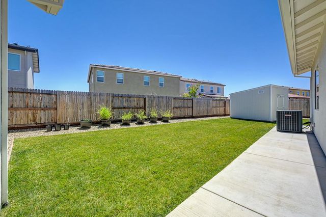8229 Poppy Ridge Cir, Elk Grove, CA 95757