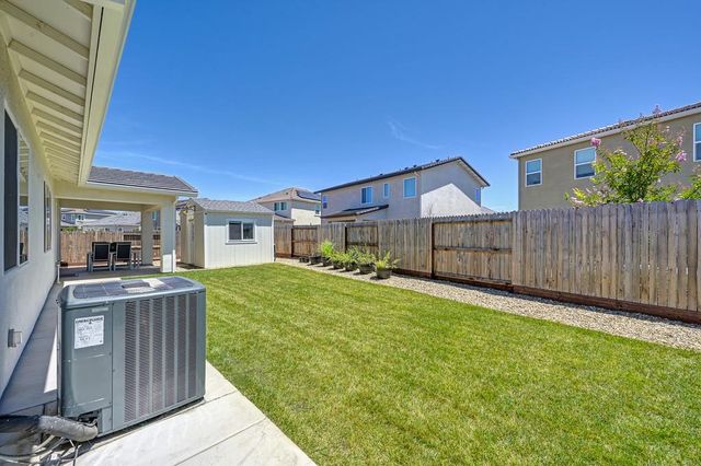 8229 Poppy Ridge Cir, Elk Grove, CA 95757