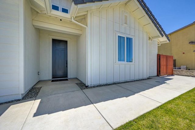 8229 Poppy Ridge Cir, Elk Grove, CA 95757