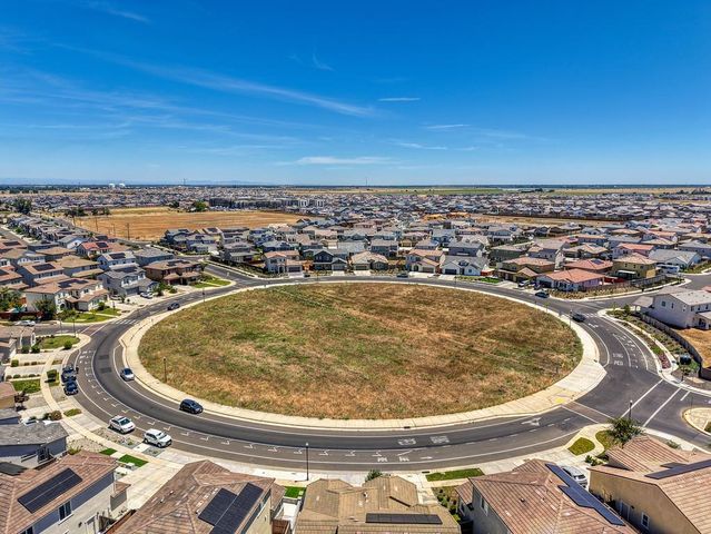 8229 Poppy Ridge Cir, Elk Grove, CA 95757