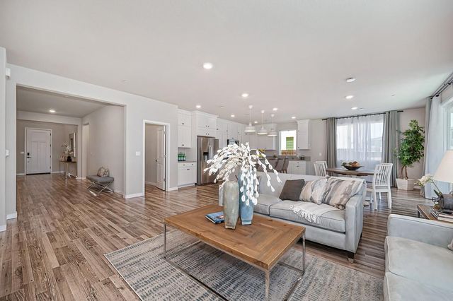 8229 Poppy Ridge Cir, Elk Grove, CA 95757