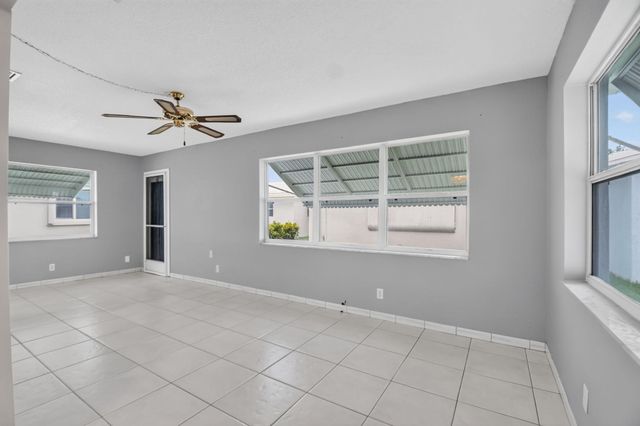2091 SW 13th Terrace SW, Boynton Beach, FL 33426