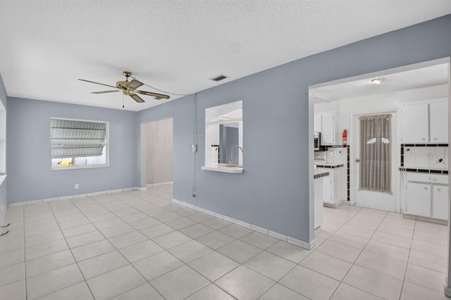 2091 SW 13th Terrace SW, Boynton Beach, FL 33426