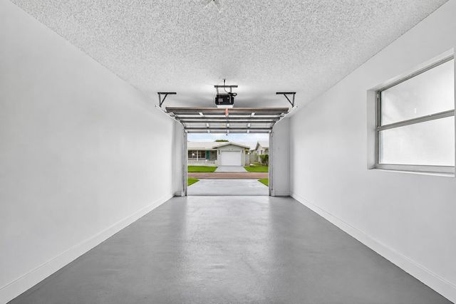 2091 SW 13th Terrace SW, Boynton Beach, FL 33426