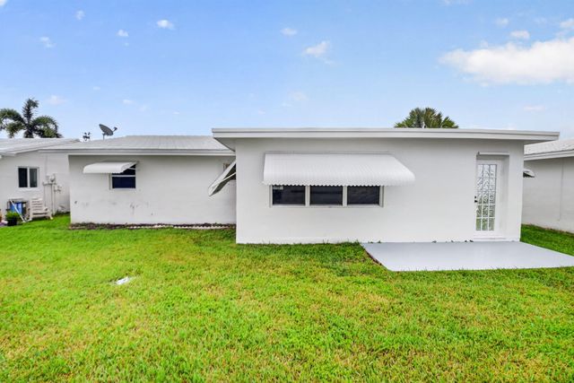 2091 SW 13th Terrace SW, Boynton Beach, FL 33426