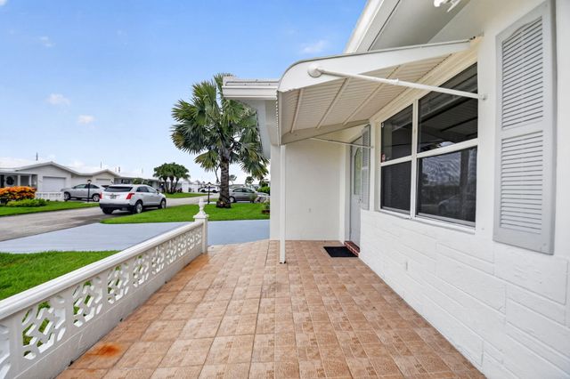 2091 SW 13th Terrace SW, Boynton Beach, FL 33426