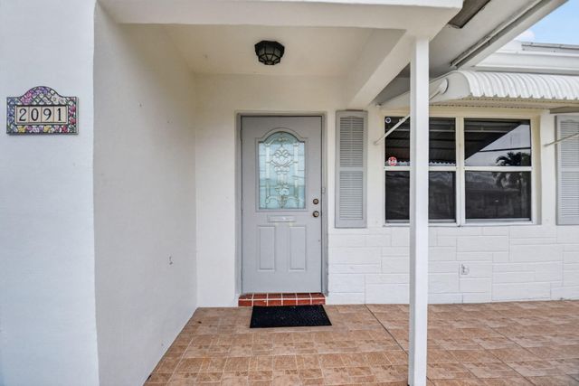 2091 SW 13th Terrace SW, Boynton Beach, FL 33426