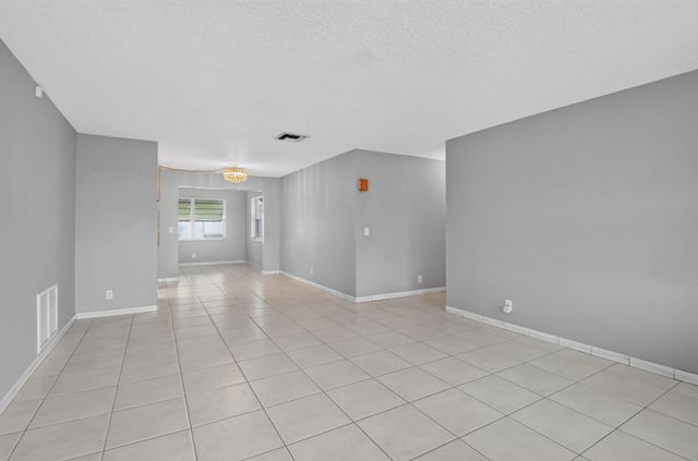 2091 SW 13th Terrace SW, Boynton Beach, FL 33426