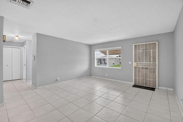 2091 SW 13th Terrace SW, Boynton Beach, FL 33426