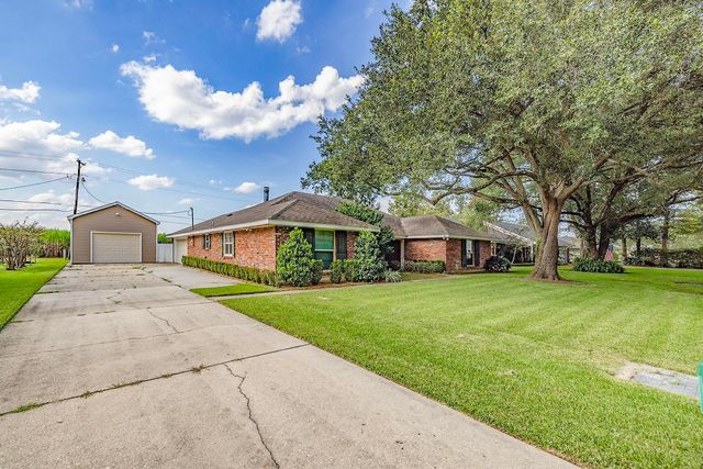 313 Fairfield Dr, Thibodaux, LA 70301