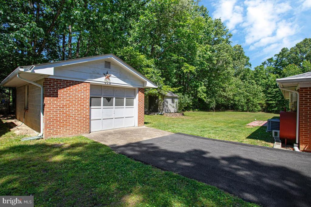 Image 3 of property listing at 6600 ASHLAND RD, La Plata, MD 20646